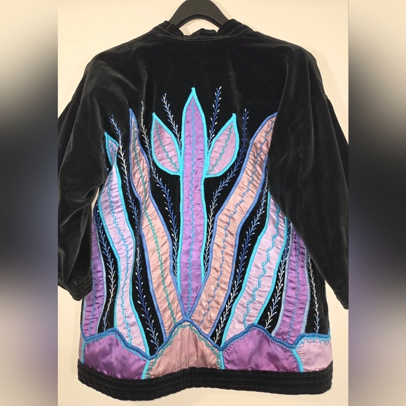 VINTAGE VIBRANT COLORFUL KIMONO. - Picture 6 of 7